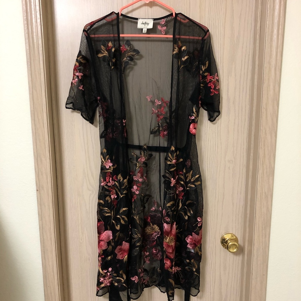 Daytrip Embroidered Kimono, Size Small